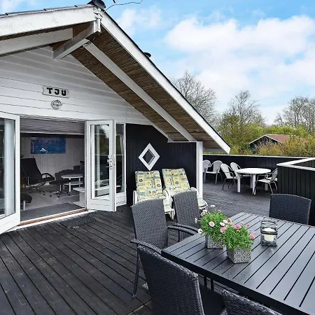Two-bedroom Holiday In 3 Dom wakacyjny